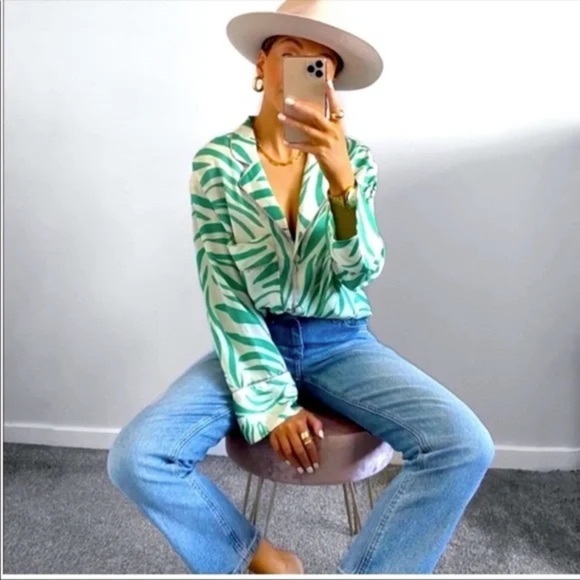 Green Print Women's Top - Picture 1 of 4